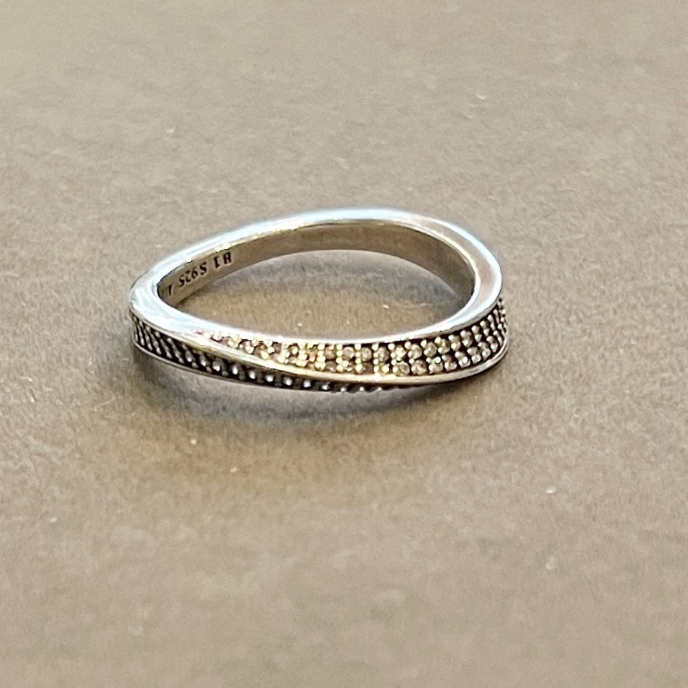 Pandora Curbed Ring